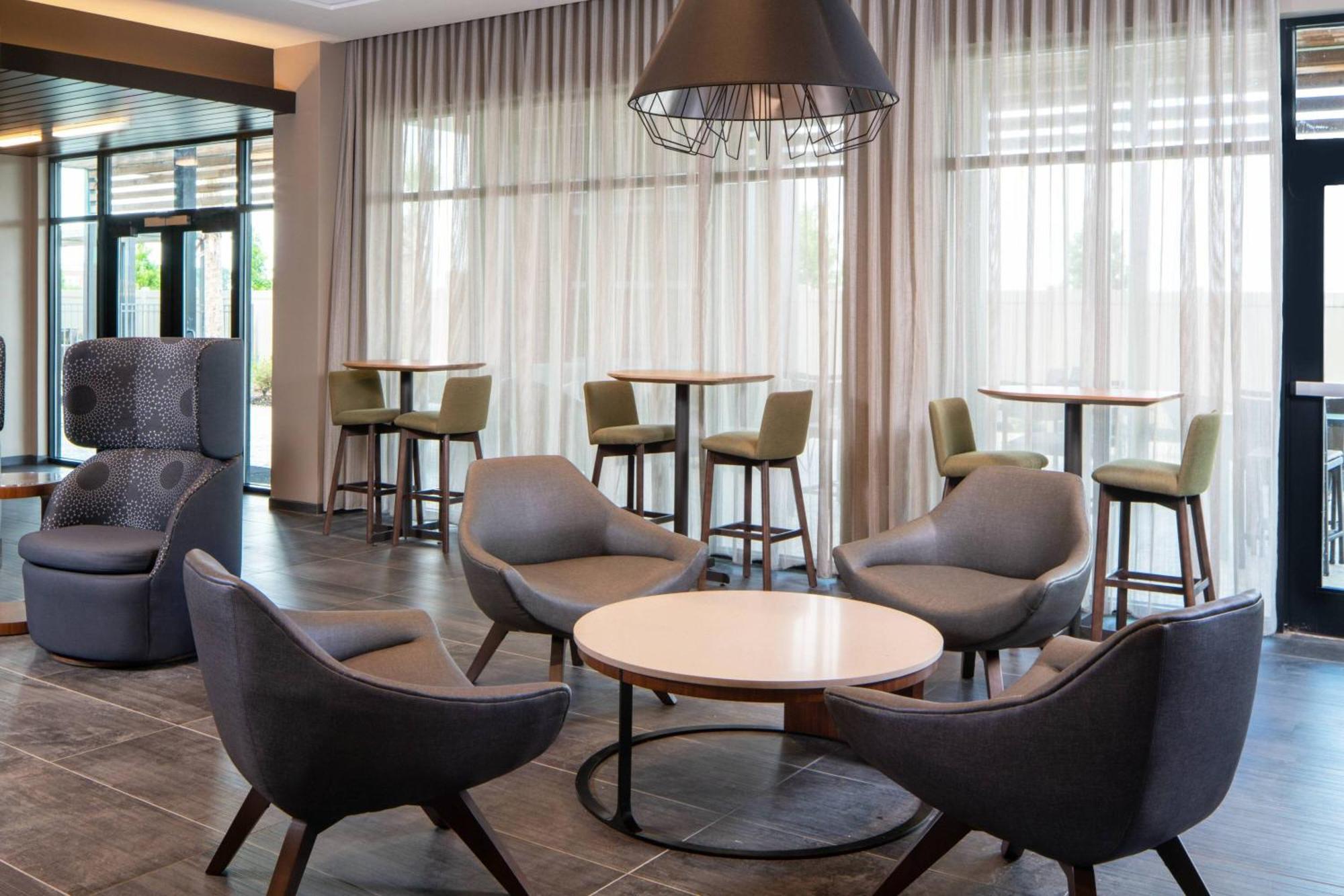 Courtyard By Marriott Lafayette South Hotel Bagian luar foto