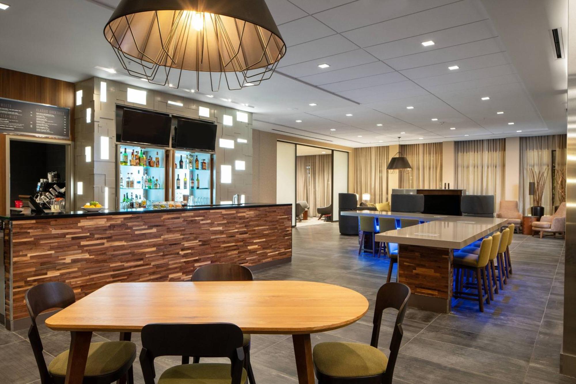 Courtyard By Marriott Lafayette South Hotel Bagian luar foto